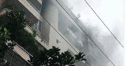 চট্টগ্রামে একটি বহুতল ভবনে আগুন