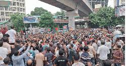 শাহবাগ মোড় অবরোধ স্বেচ্ছাসেবক দলের