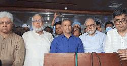 আহতদের প্রয়োজনে দেশের বাইরে পাঠানো হবে: আইন উপদেষ্টা