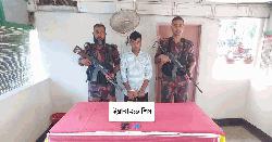 প্যান্টের পকেটে ইয়াবা, বিজিবি চেকপোস্টে উখিয়ার যুবক ধরা!
