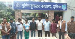 ইজিবাইক ছিনতাই চক্রের ৭ সদস্য গ্রেপ্তার