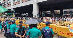 সচিবালয়ের সামনে সতর্ক অবস্থানে আইনশৃঙ্খলা বাহিনী