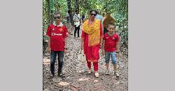 দুই শিশু শিক্ষার্থীসহ মায়ের ওপর হামলা