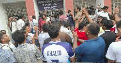 রাকসুর কার্যালয়ে ছাত্রদল নেতাকর্মীদের তালা-ভাঙচুর