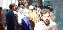 রাজবাড়ীর সেই ‘নুরাল পাগলা’র লাশ তুলে আগুন, দরবারে হামলা-ভাঙচুর