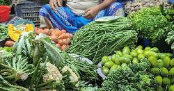 সবজির বাজারে উত্তাপ, মুরগির দাম আরও বাড়লো