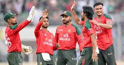 আজ রাতে শ্রীলঙ্কার বিপক্ষে মাঠে নামছে বাংলাদেশ 
