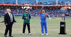 পাকিস্তানের বিপক্ষে টস জিতে ফিল্ডিংয়ে ভারত
