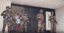 হাজী সেলিমের বাড়িতে যৌথবাহিনীর অভিযান