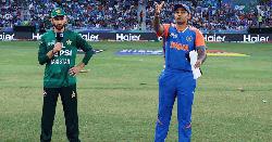 ফাইনালে পাকিস্তানকে ব্যাটিংয়ে পাঠালো ভারত