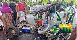 নাটোরে বাসচাপায় অটোরিকশার ৩ যাত্রী নিহত
