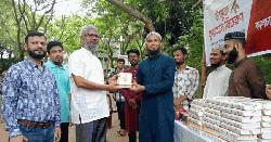 কুরআন অবমাননার প্রতিবাদে কুবিতে উন্মুক্ত কুরআন বিতরণ কর্মসূচি