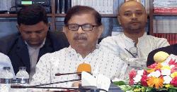 রাষ্ট্রের সব ক্ষমতা একদল বা একজনের হাতে থাকা উচিত নয়: মান্না