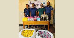 বিপুল পরিমান বিদেশী প্রসাধনীসহ আশুগঞ্জে ২ যুবক গ্রেপ্তার, মাইক্রোবাস জব্দ