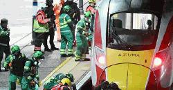 যুক্তরাজ্যে ট্রেনে ভয়াবহ ছুরি হামলা: গুরুতর আহত ৯, গ্রেপ্তার ২