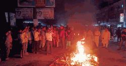 ফরিদগঞ্জে মনোনয়ন বঞ্চিত এমএ হান্নানের সমর্থকদের বিক্ষোভ, সড়কে আগুন