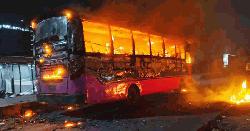 গাজীপুরে এক রাতে তিন বাসে আগুন দিলো দুর্বৃত্তরা