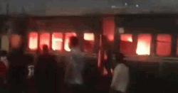 রাজধানীর তেজগাঁওয়ে ট্রেনে আগুন দিলো দুর্বৃত্তরা