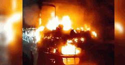 মানিকগঞ্জে মধ্যরাতে স্কুলবাসে আগুন, ঘুমন্ত চালক দগ্ধ