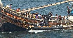 বাংলাদেশের ৩ নৌকাসহ ৭৯ জেলেকে ধরে নিয়ে গেছে ভারতের কোস্টগার্ড