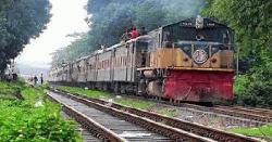 গাজীপুরে ট্রেনে কাটা পড়ে ৩ জন নিহত