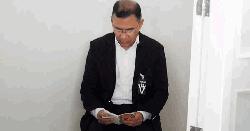 মায়ের কফিনের পাশে কোরআন তেলাওয়াত করছেন তারেক রহমান