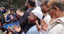 খালেদা জিয়ার কবর জিয়ারতে এসে অঝোরে কান্না