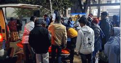 ডামুড্যায় ছিনতাইকালে চিনে ফেলায় ব্যবসায়ীর ওপর হামলা-পেট্রল ঢেলে আগুন