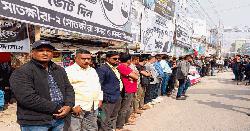 সাতক্ষীরায় সাংবাদিকের উপর হামলা, কৃষি বিভাগকে ৪৮ ঘন্টার আল্টিমেটাম 