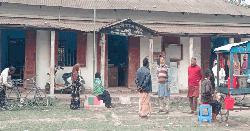 পীরগাছার সাব-রেজিস্ট্রারের বিরুদ্ধে গুরুতর অভিযোগ