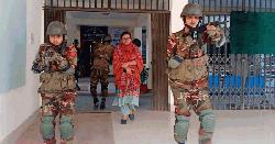 নন্দীগ্রামে জিম্মি ইউএনওকে সেনাবাহিনীর উদ্ধার মহড়া 