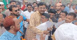 শান্তিপূর্ণ চান্দিনা গড়ার প্রতিশ্রুতি নিয়ে ভোটারদের দ্বারে দ্বারে শাওন