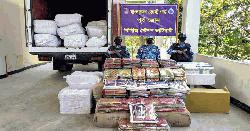 সীতাকুণ্ডে প্রায় ৯ কোটি টাকার ভারতীয় বস্ত্র ও বিদেশি সিগারেট জব্দ