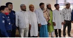 শহীদ মিনারে শ্রদ্ধা জানাতে গিয়ে আওয়ামী লীগের ছয় নেতাকর্মী গ্রেপ্তার