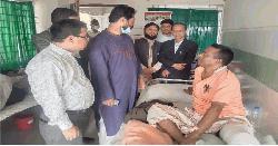 সাংবাদিক মাসুম হাওলাদারকে দেখতে  হাসপাতালে এমপি রাহাদ