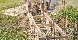 কাশিয়ানীতে সরকারি খাল দখল করে অপরিকল্পিত ব্রিজ নির্মাণ 