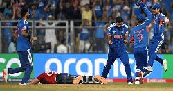 তীরে গিয়ে তরী ডুবাল ইংল্যান্ড, ফাইনালে ভারত