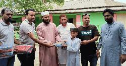 মাদ্রাসা শিক্ষার্থীদের মাঝে রিপোর্টার্স ইউনিটির কোরআন শরীফ বিতরণ