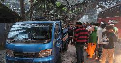 শ্রীবরদীতে পুলিশের অভিযানে ১০ কেজি গাঁজাসহ মালিকবিহীন পিকআপে উদ্ধার