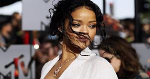 পপতারকা রিহানার বাড়ি লক্ষ্য করে গুলি