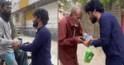 ছাত্রলীগের উদ্যোগে অসহায়দের মানুষের মাঝে ইফতার বিতরণ