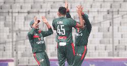 নাহিদ রানার ঘূর্ণিতে ব্যাটিং বিপর্যয়ে পাকিস্তান