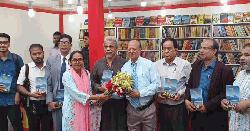 'জীবনের পথে পথে' গ্রন্থের মোড়ক উন্মোচন 