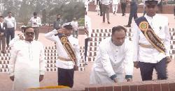 জাতীয় স্মৃতিসৌধে নবনির্বাচিত স্পিকার ও ডেপুটি স্পিকারের শ্রদ্ধা