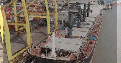 চট্টগ্রাম বন্দরে পৌঁছেছে ১৬টি জ্বালানি জাহাজ, পথে আরও তিনটি