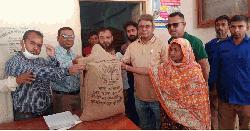 ভিজিএফের চালের বস্তায় ‘শেখ হাসিনার বাংলাদেশ, ক্ষুধা হবে নিরুদ্দেশ’ স্লোগান, 