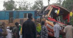 কুমিল্লায় বাস-ট্রেন সংঘর্ষে নিহত ১২, চট্টগ্রামের সঙ্গে সারাদেশের রেল যোগাযোগ বন্ধ