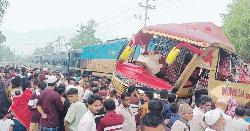 কুমিল্লায় ট্রেন দুর্ঘটনায় নিহতদের পরিবার পাবে ২৫ হাজার টাকা