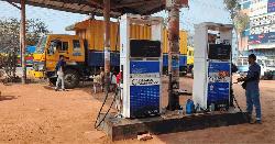 ব্যাংক খুললে কাটবে জ্বালানি তেলের সংকট 