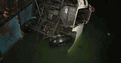 টেনে তোলা হচ্ছে পদ্মায় ডুবে যাওয়া বাসটি, প্রস্তুত ৩ অ্যাম্বুলেন্স